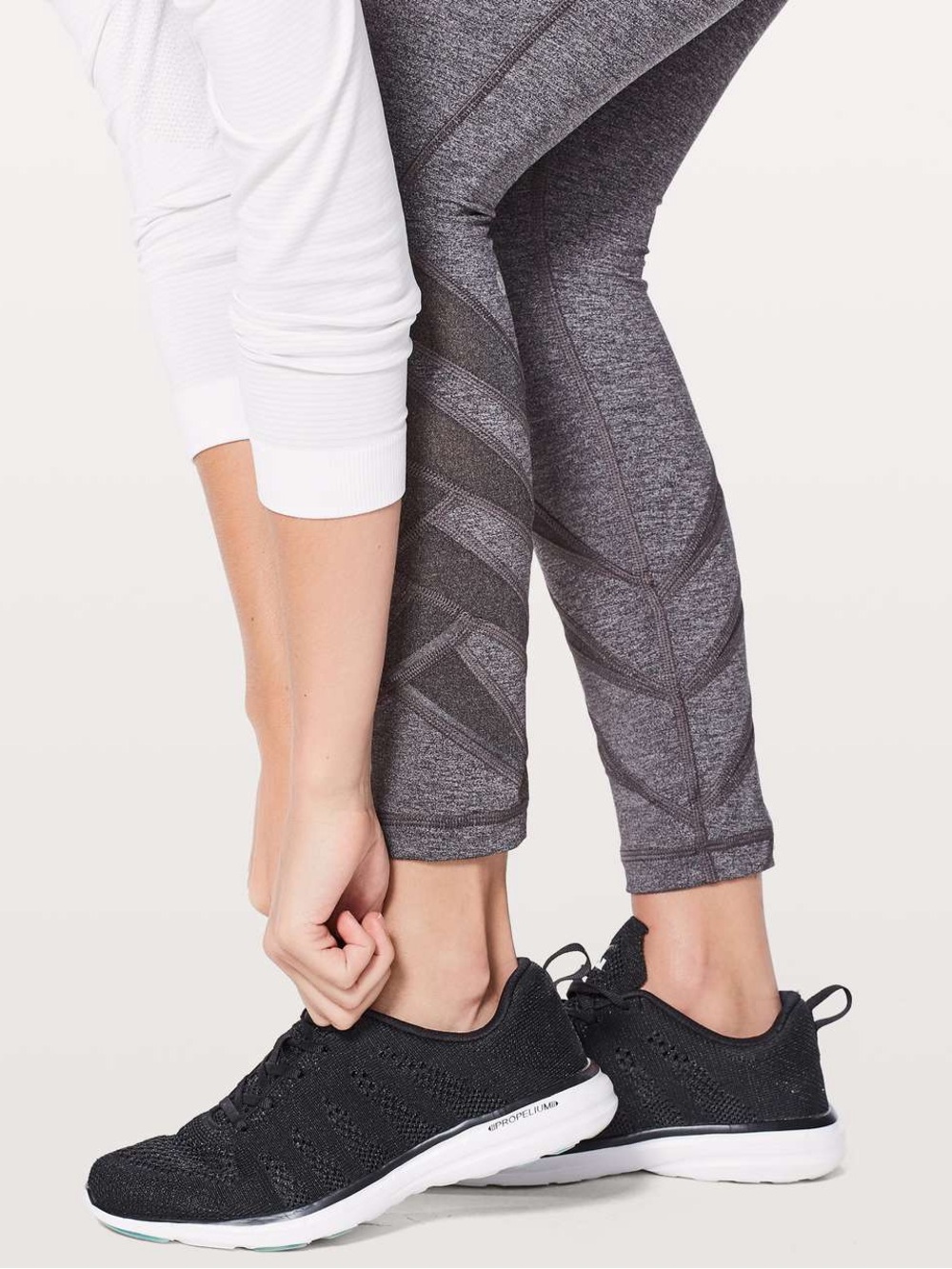 Lululemon Motionful 7/8 Tight 25"
Heathered Black Size 8 - Picture 2 of 6